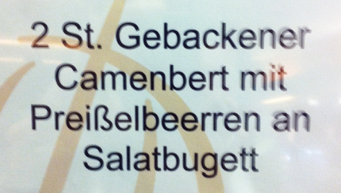 Camenbert mit Preißelbeeren an Salatbugett (Ausschnitt)_6x14g7Uk_f.jpg